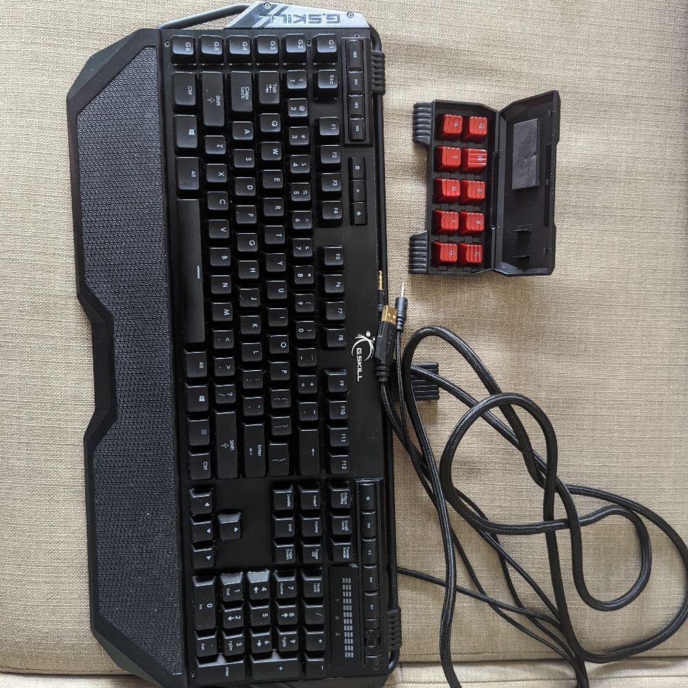 G.Skill KM780 Red Cherry MX Switches